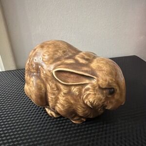 1970's Royal Crown "Byron" Porcelain Cotton Tail Rabbit. 4.5" x 2.5" Read